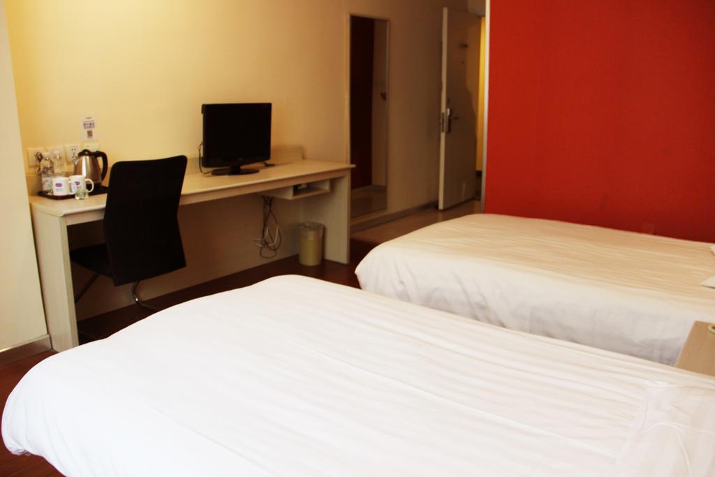 Hanting Express Shenyang Longemont Square Quarto foto